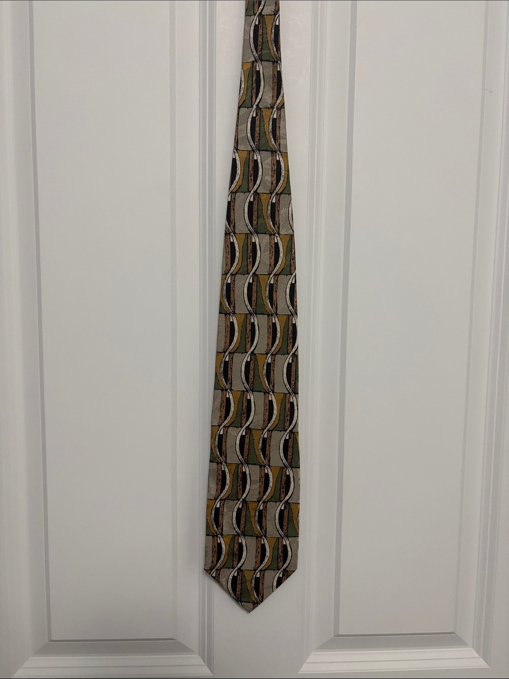 Valentino Pietro Tie
